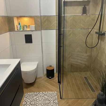 Moderne Am Stadtrand Apartman *