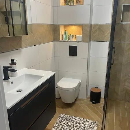 Moderne Am Stadtrand
